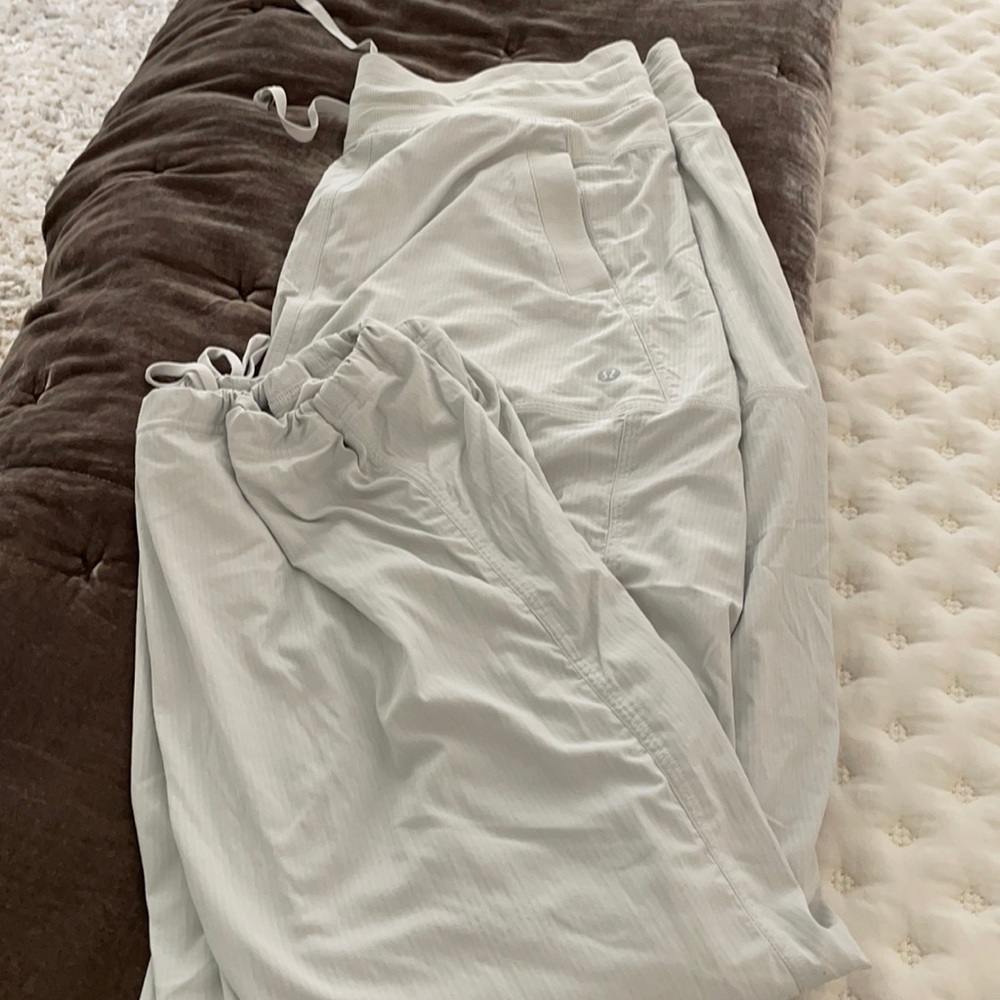 LULU lemon joggers size 12 silver woman’s